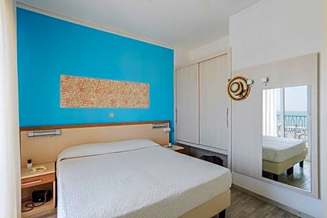 Double Room with Balcony and Sea View