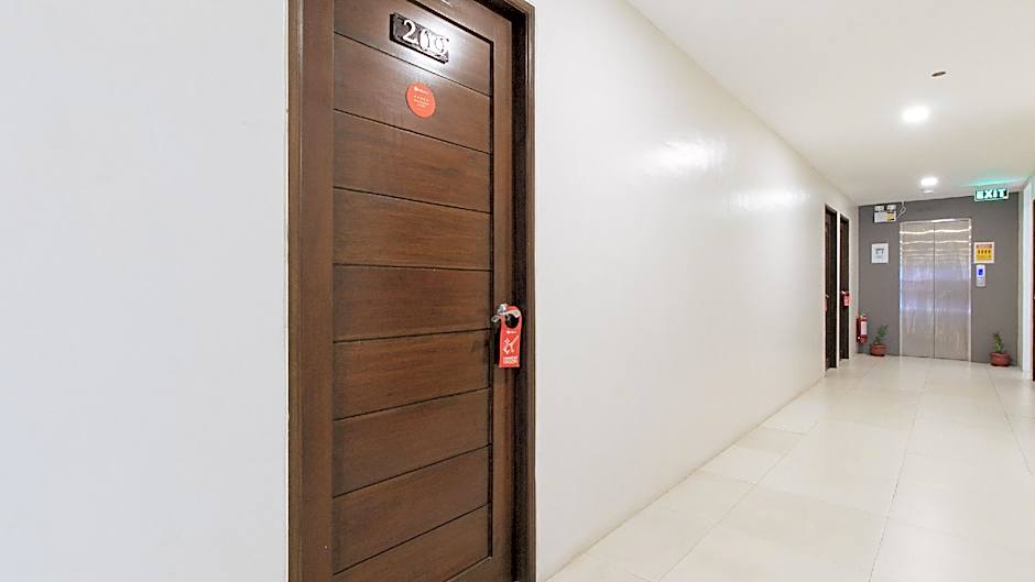 RedDoorz near Fernwoods Garden Quezon City