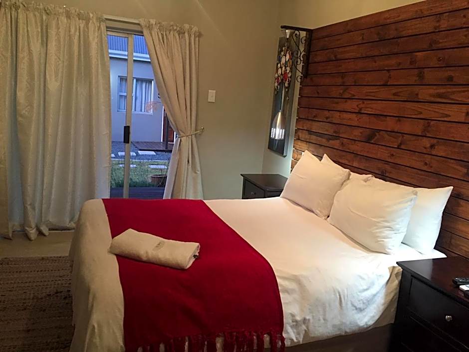 Tranquil House B&B @ 1 College Ave