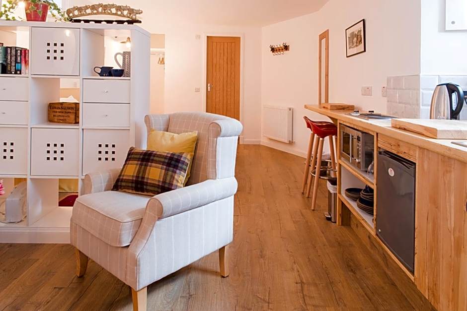 The Merryburn - Rooms and Courtyard Studios