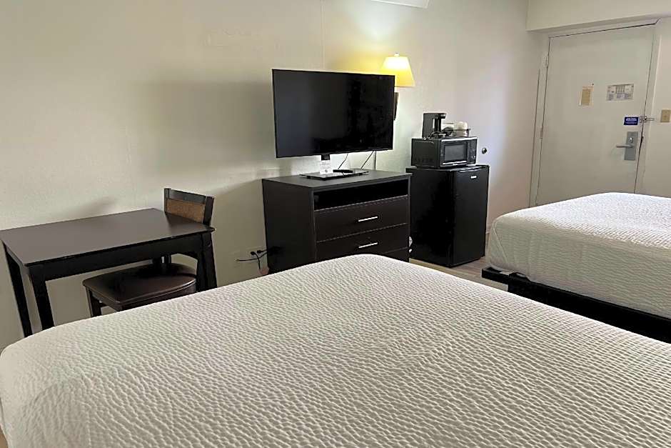 Days Inn by Wyndham Overland Park