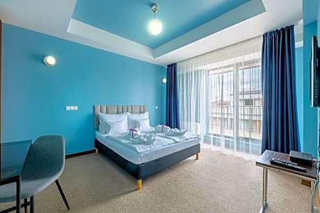 Two-Bedroom Apartment with Spa Access (4 People)