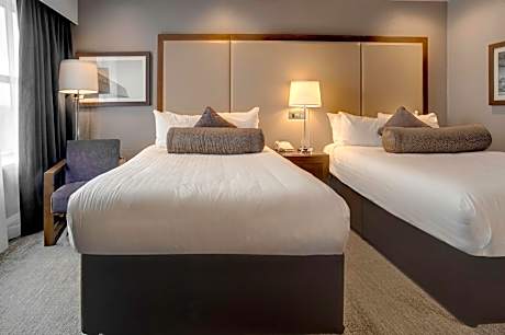 Twin Room, 2 Double Beds with 4 Nights Parking [SC]