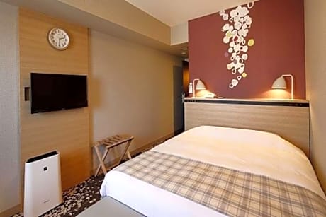 Queen Room for 1 Person - Non-Smoking