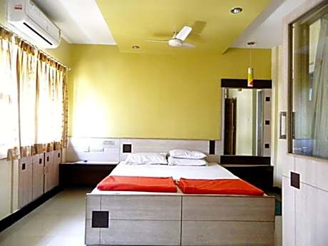 Deluxe AC Room