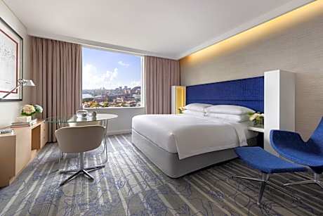 Executive Room with Club lounge access with Harbor Bridge View