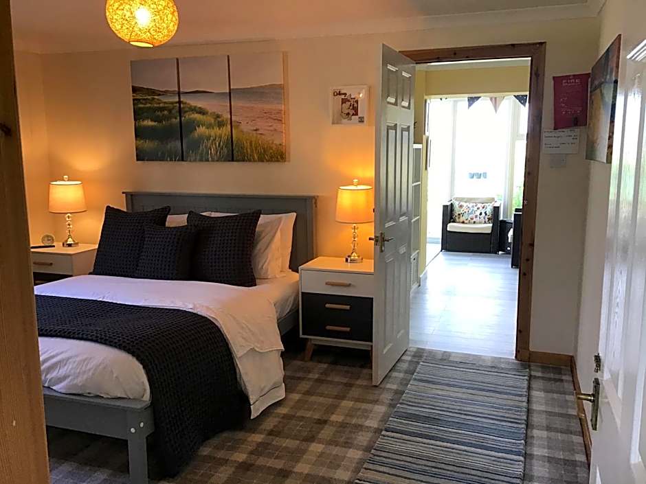 Old School B&B Super King Exclusive 5 Room private suite