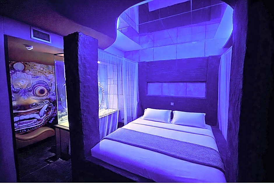 V Hotel