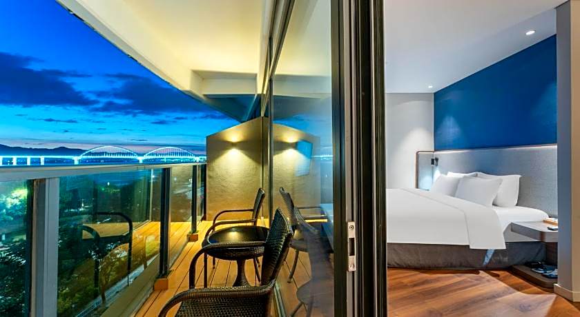 Holiday Inn Express Yichang Riverside By IHG