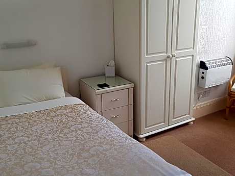 Single Room with En-suite