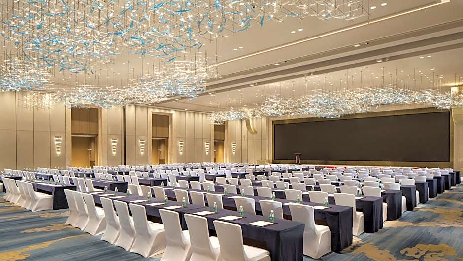 Xiangxi Crown International Hotel