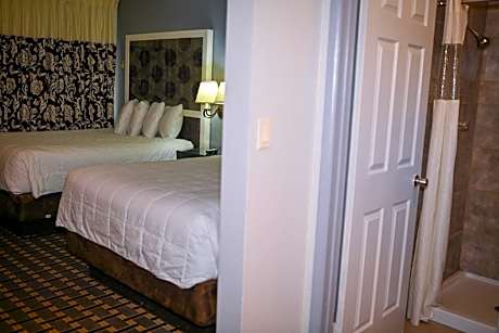Queen Room with Two Queen Beds - Non-Smoking