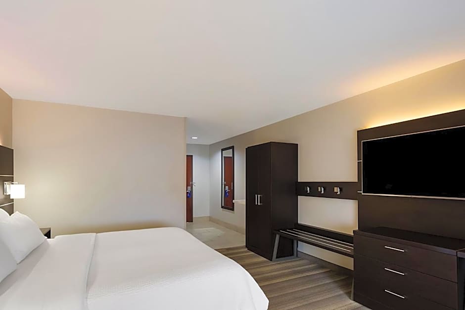 Holiday Inn Express Hotel & Suites Newton Sparta By IHG