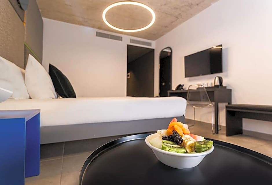 IKYK Hotel- IK Collection