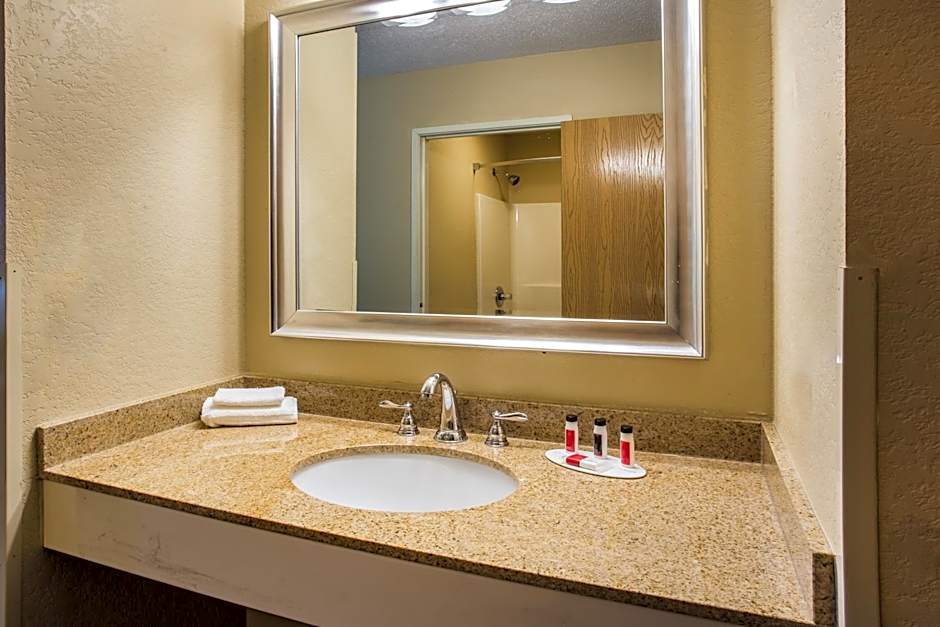 Super 8 by Wyndham Remington