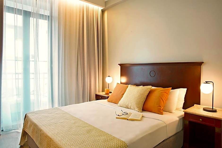 Zeus Essence Bucharest Venezia