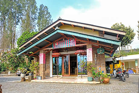 RedDoorz near STAB Syailendra Kopeng