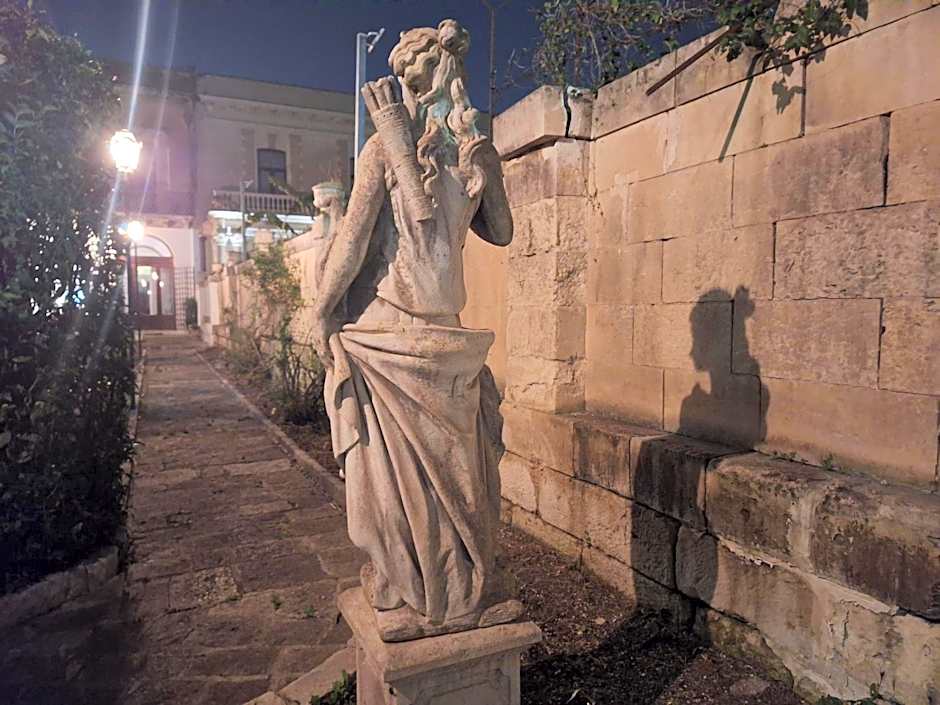 Dimora Charleston Lecce parcheggio privato in loco gratis