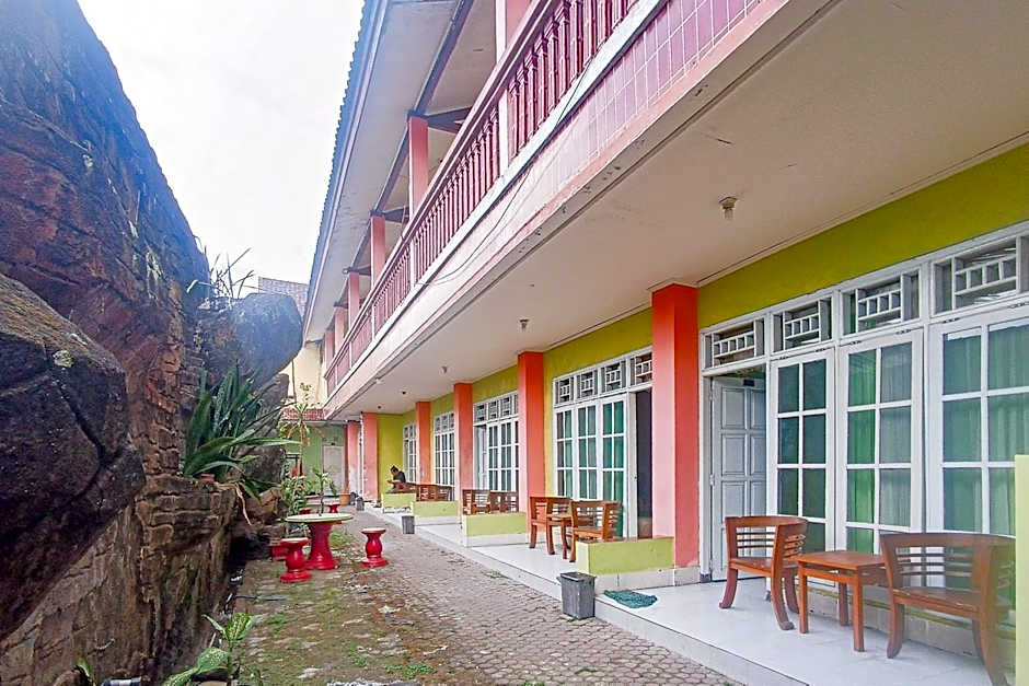 Hotel O Dienda Hayu Near Alun Alun Tastura
