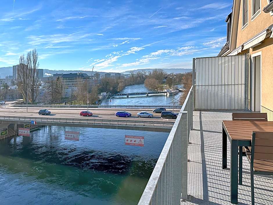 STAYY The River - contactless check-in