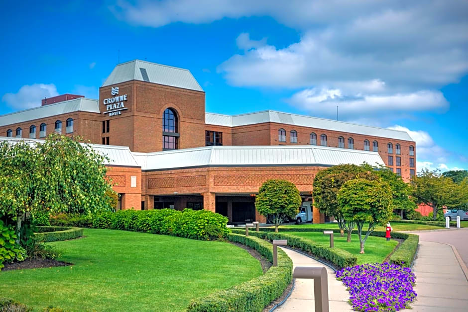 Crowne Plaza Providence-Warwick (Airport) by IHG