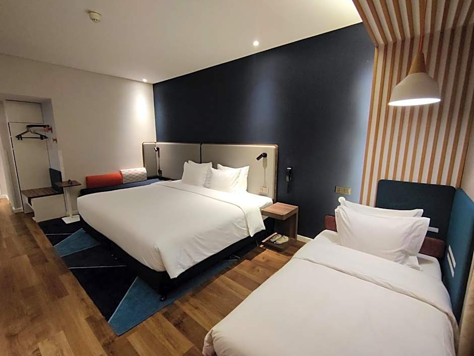 Holiday Inn Express Yinchuan Downtown, an IHG hotel