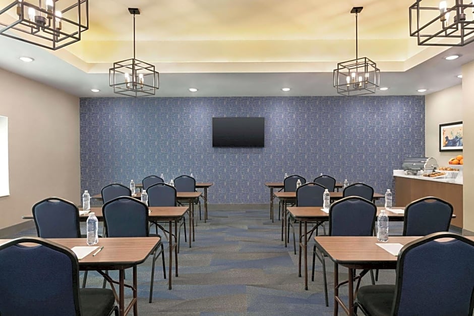 La Quinta Inn & Suites by Wyndham College Station North