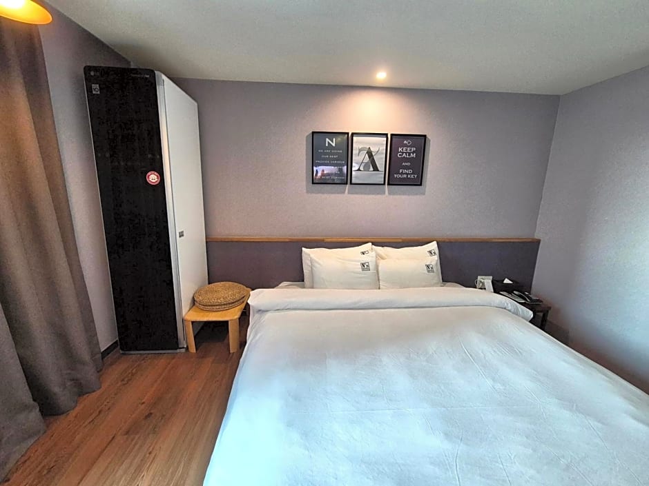 No. 25 Hotel Myeongji Oceanc City Business