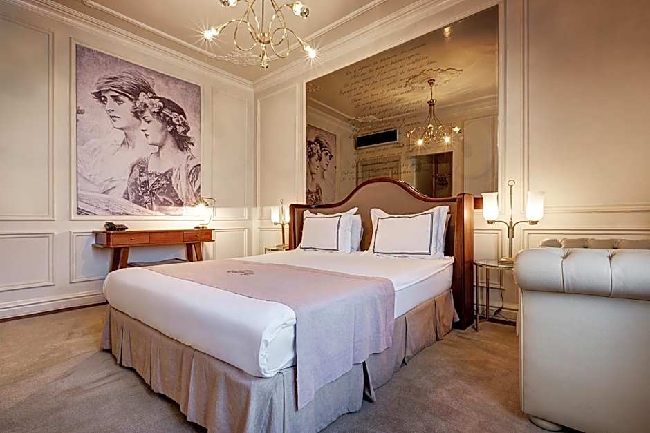 Photo 1 of 7 of Superior Room