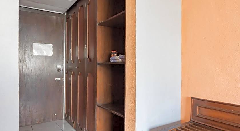 Istana Hotel Bandung Mitra RedDoorz