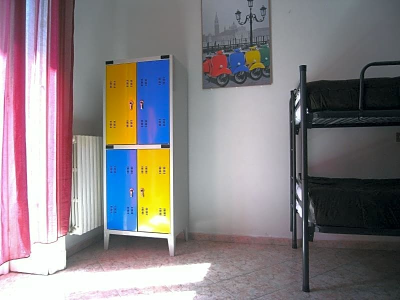 Hostel California
