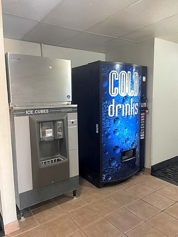 Super 8 by Wyndham Amarillo Central TX