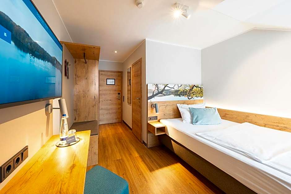 Sopherl am See - Frühstück auf der Seeterrasse, sehr ruhig und wunderschön am See, 3 Minuten nach Oberpfaffenhofen, viele Radtouren, Restaurants & Cafes in der Umgebung