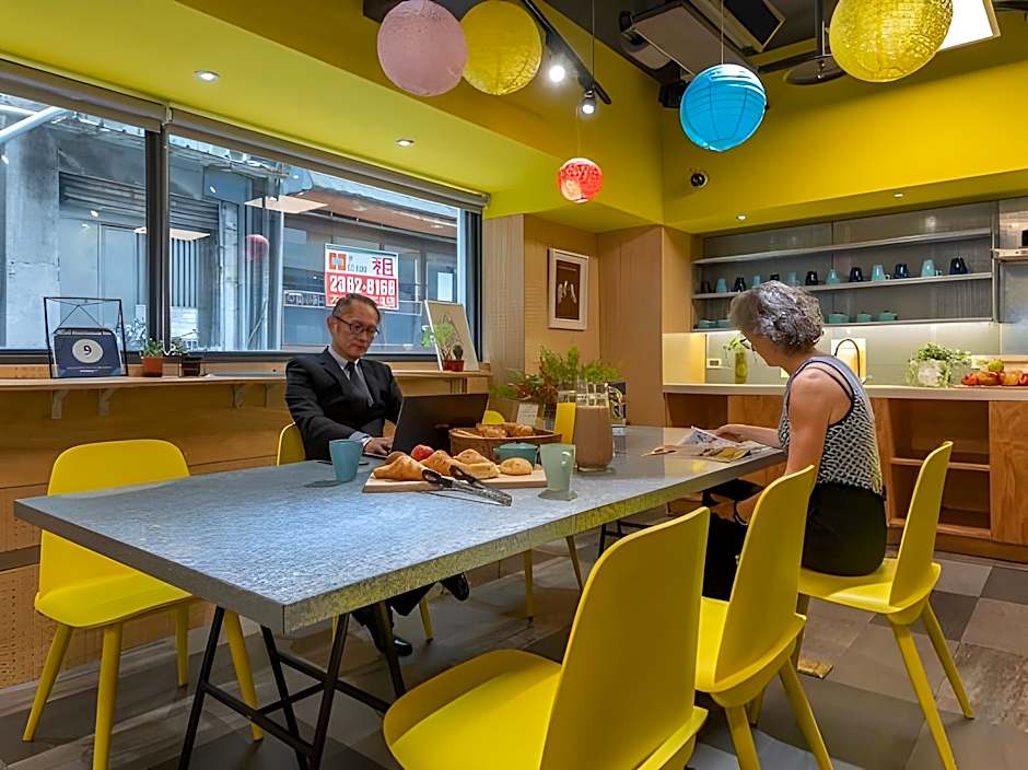 Bouti City Capsule Inn