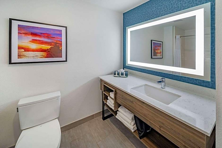 La Quinta Inn & Suites by Wyndham Texas City I 45