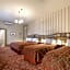 Hadley's Orient Hotel