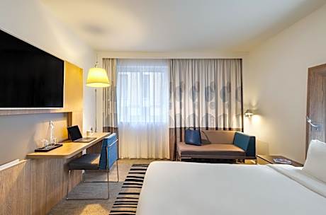 Standard Room with Queen Size Bed