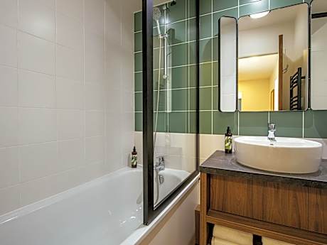 One-Bedroom Apartment (3 Adults)