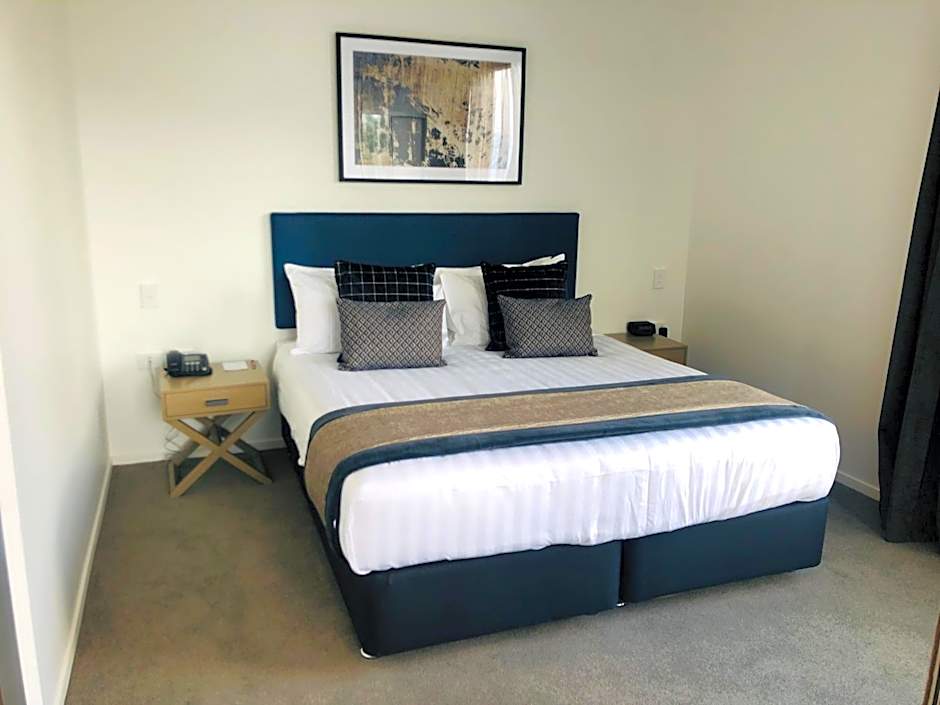 Ramada by Wyndham Queenstown Central