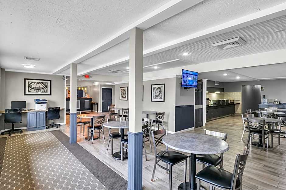 Eastland Suites Hotel & Conference Center By OYO Urbana