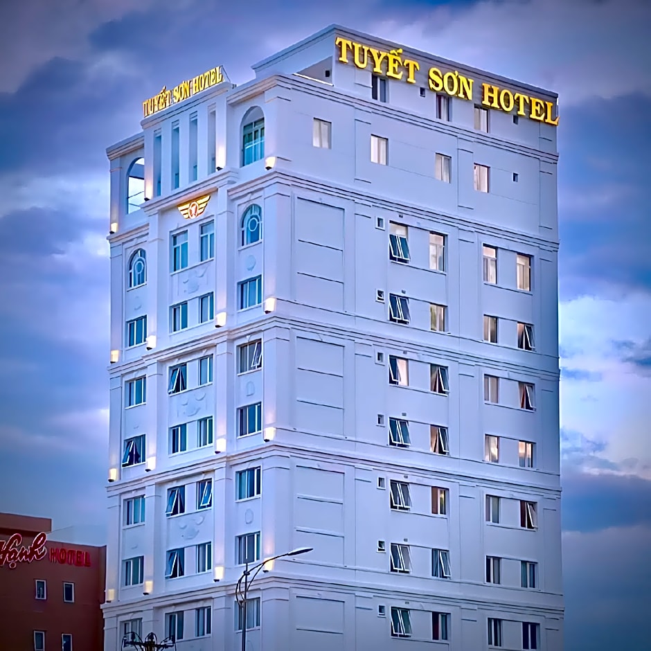 Tuyet Son Hotel