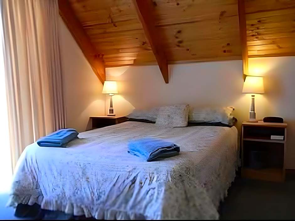Photo 1 of 7 of Spa 2 Bedroom Apartment, Jetted Tub