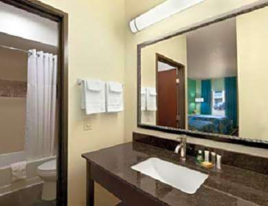 Super 8 by Wyndham Cotulla TX