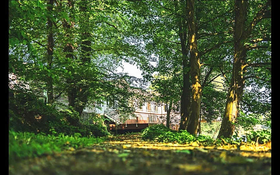 Dunadry Hotel And Gardens