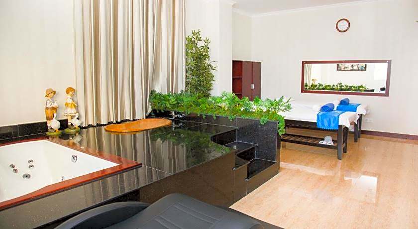 Hai Ba Trung Hotel and Spa