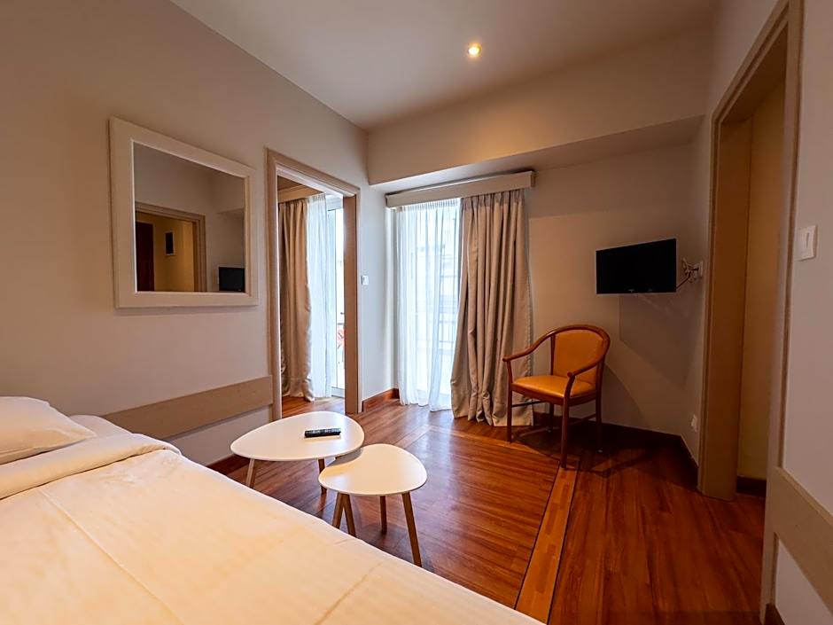 Anemoni Piraeus Hotel
