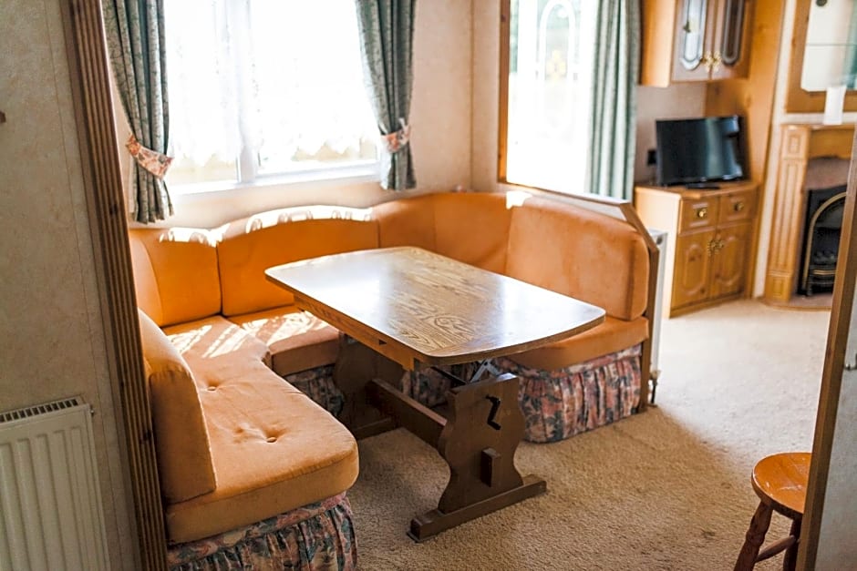 Domki nad jeziorem Mieruniszki