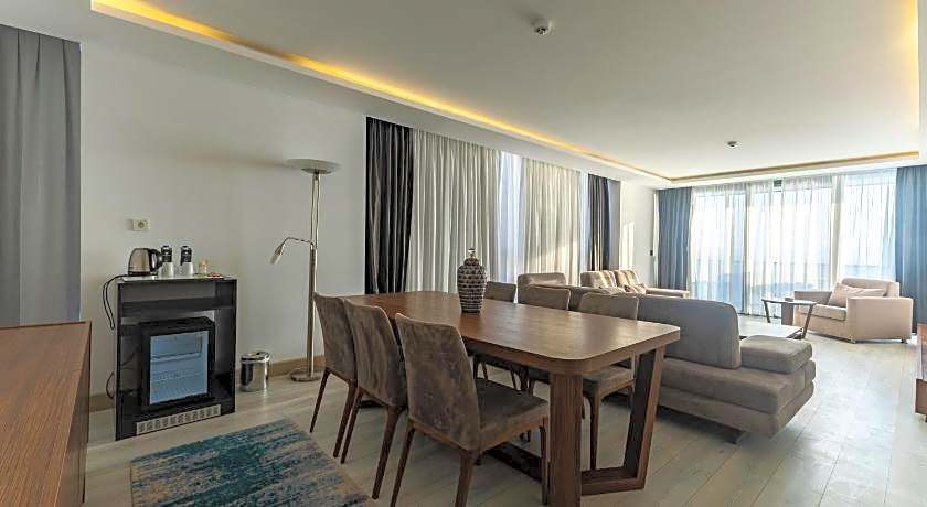 The Nowness Luxury Hotel & Spa