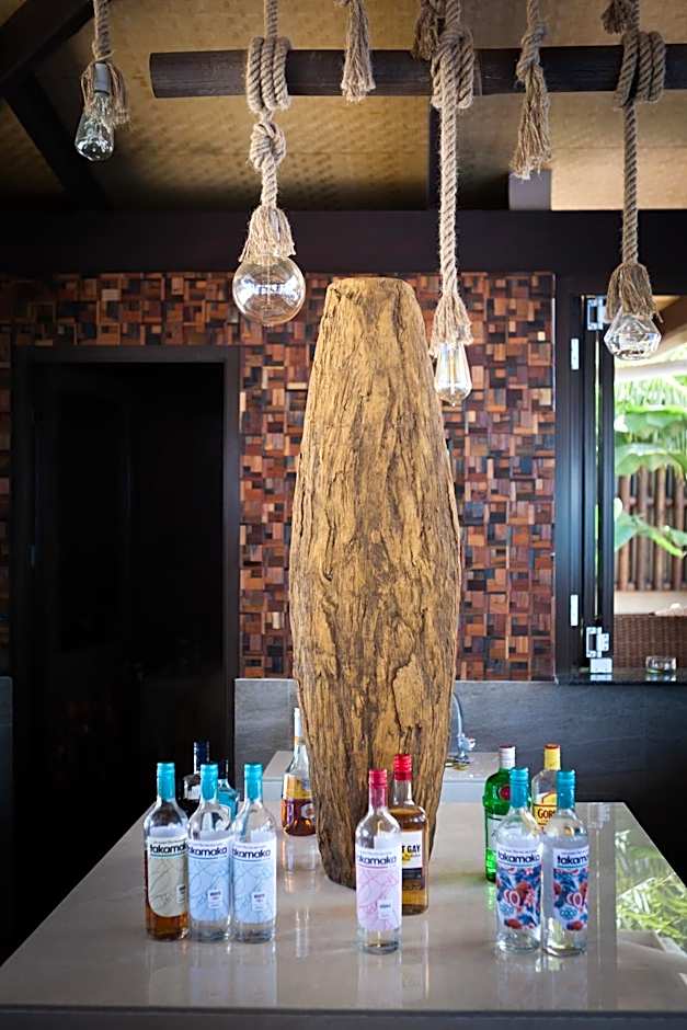 Coco de Mer and Black Parrot Suites