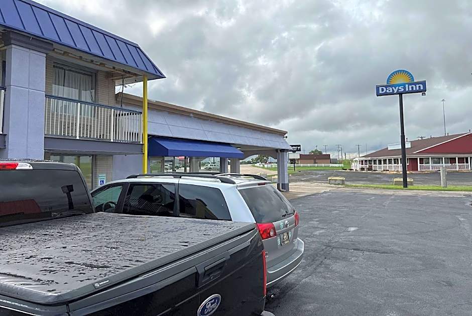 Days Inn by Wyndham Salina South